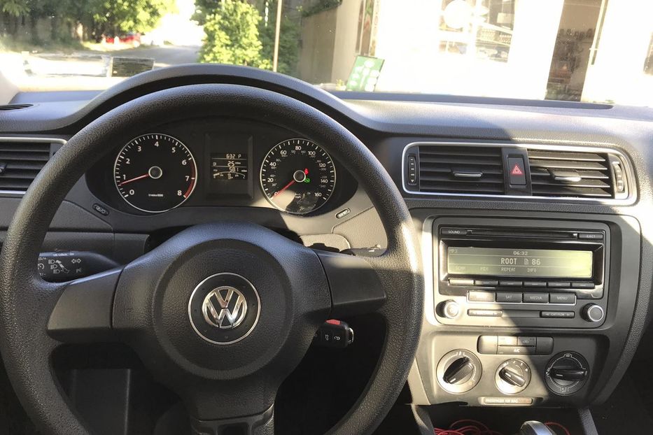 Продам Volkswagen Jetta 2015 года в Киеве