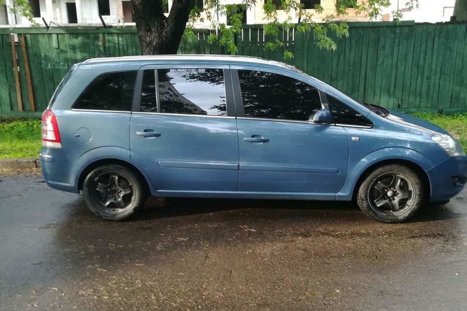 Продам Opel Zafira b 2008 года в Киеве