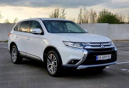 Продам Mitsubishi Outlander 2016 года в Киеве