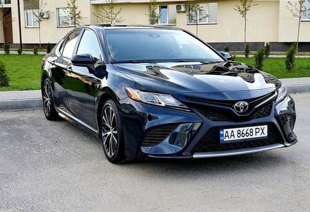 Продам Toyota Camry 2017 года в Киеве
