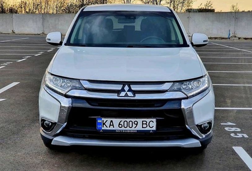 Продам Mitsubishi Outlander 2016 года в Киеве