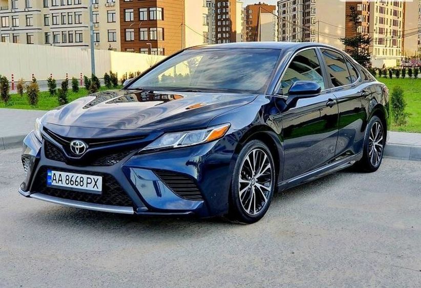 Продам Toyota Camry 2017 года в Киеве