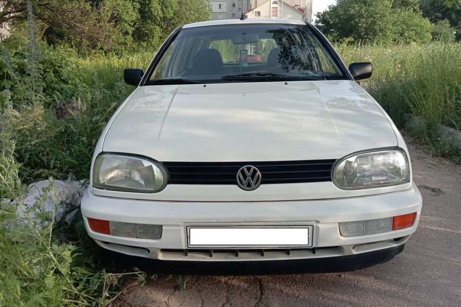 Продам Volkswagen Golf III 1,8 см. 1996 года в Киеве