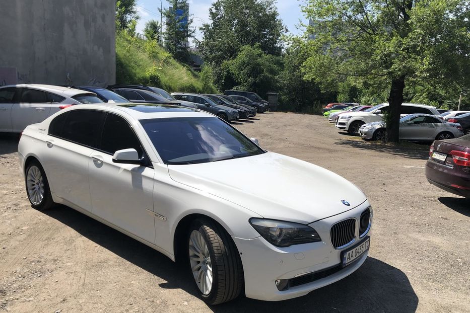 Продам BMW 750 2010 года в Киеве
