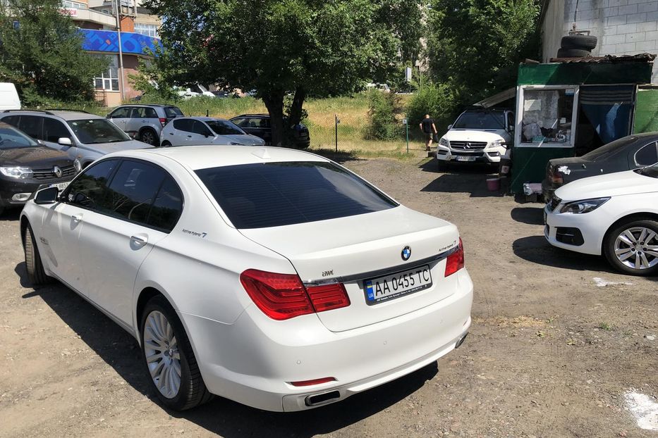 Продам BMW 750 2010 года в Киеве