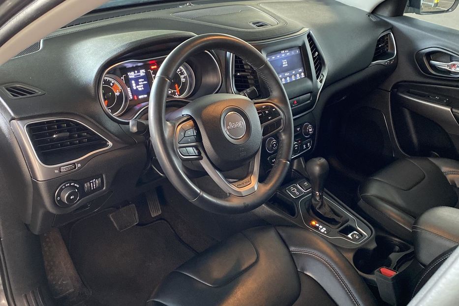 Продам Jeep Cherokee Latitude Plus 2018 года в Харькове