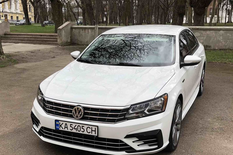 Продам Volkswagen Passat B7 2017 года в Киеве