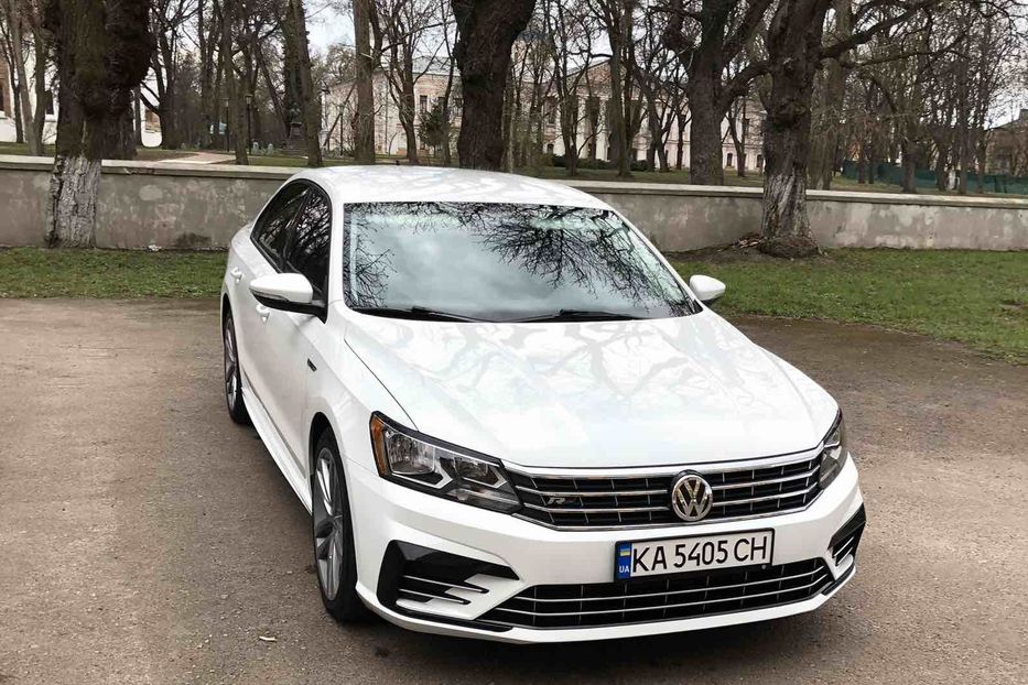 Продам Volkswagen Passat B7 2017 года в Киеве