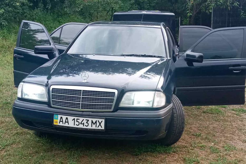 Продам Mercedes-Benz C-Class 1995 года в Киеве