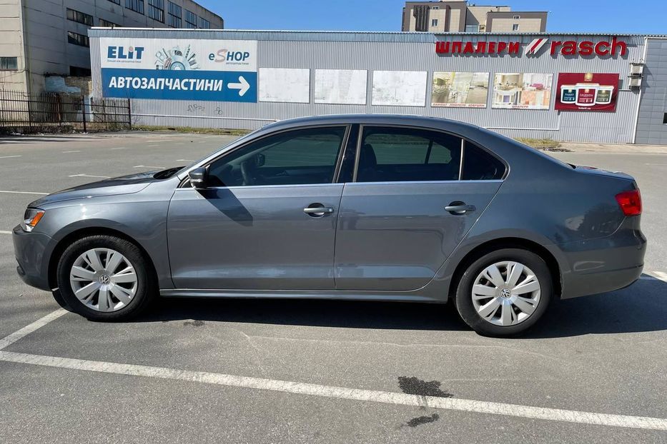 Продам Volkswagen Jetta 2013 года в Киеве