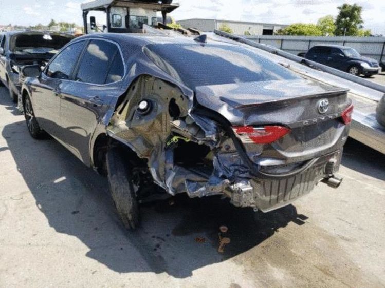 Продам Toyota Camry 2020 года в Киеве