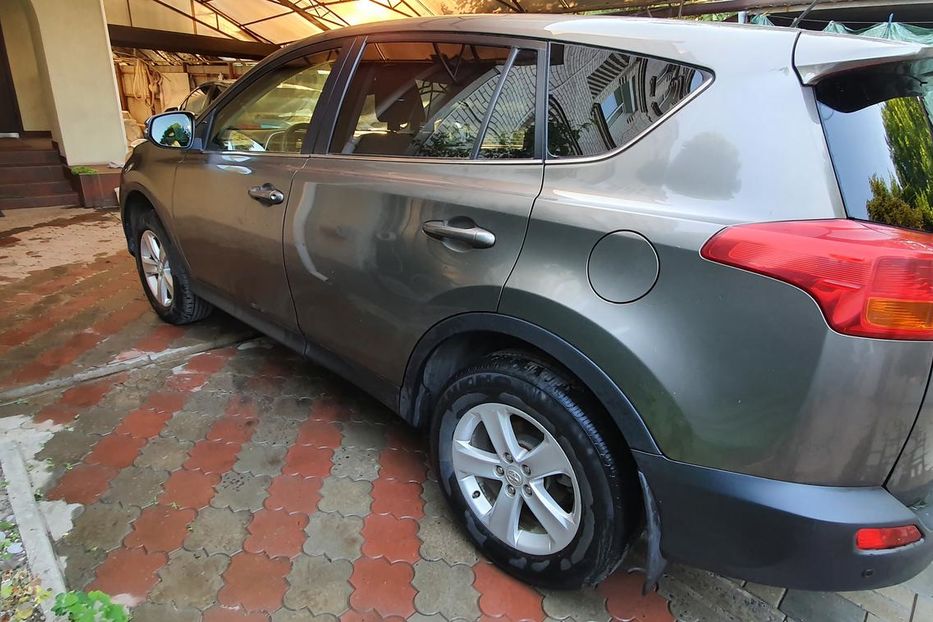 Продам Toyota Rav 4 2013 года в Сумах