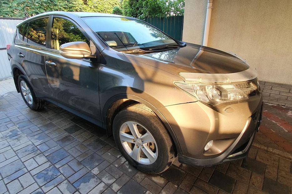 Продам Toyota Rav 4 2013 года в Сумах