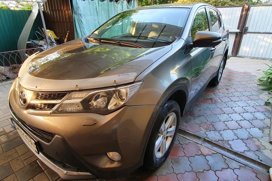 Продам Toyota Rav 4 2013 года в Сумах