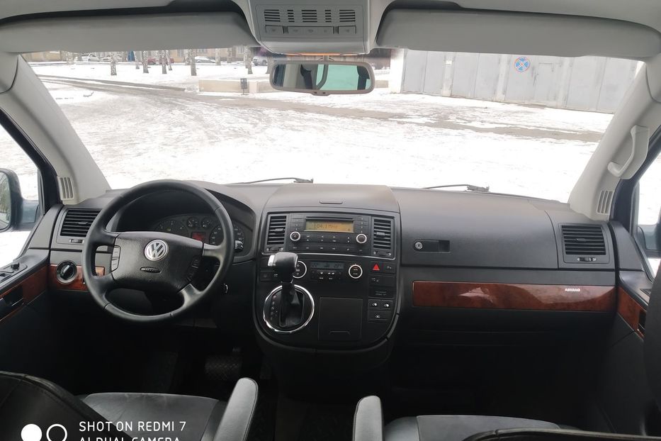 Продам Volkswagen Multivan highline 2008 года в Донецке