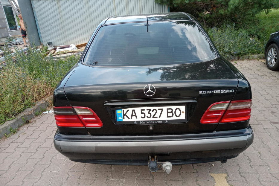 Продам Mercedes-Benz 210 2001 года в Киеве