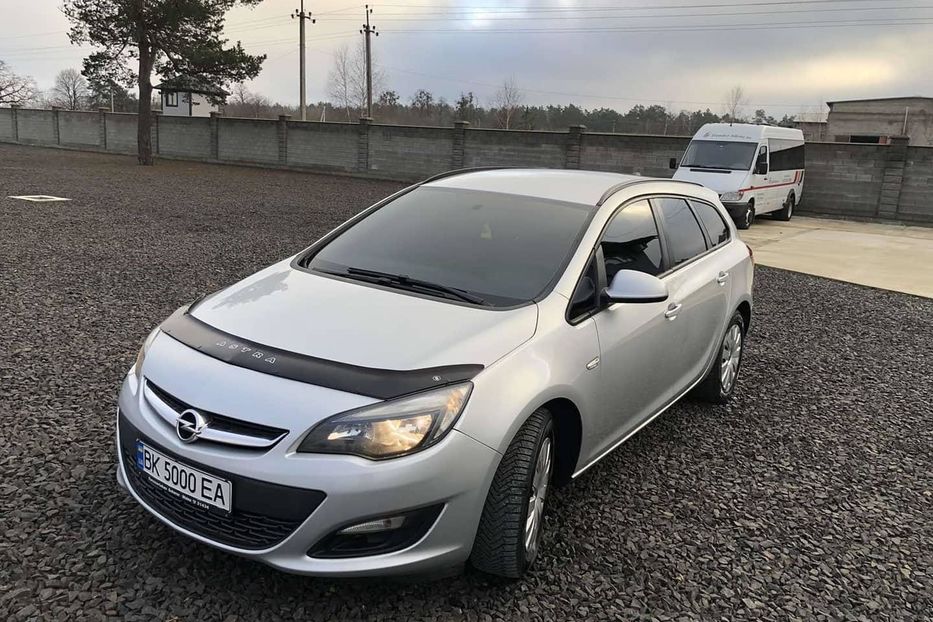 Продам Opel Astra J 1.7 (110 к.с /81кВт)  2013 года в г. Сарны, Ровенская область