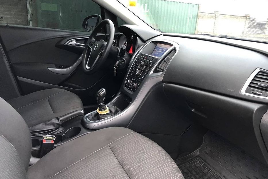 Продам Opel Astra J 1.7 (110 к.с /81кВт)  2013 года в г. Сарны, Ровенская область