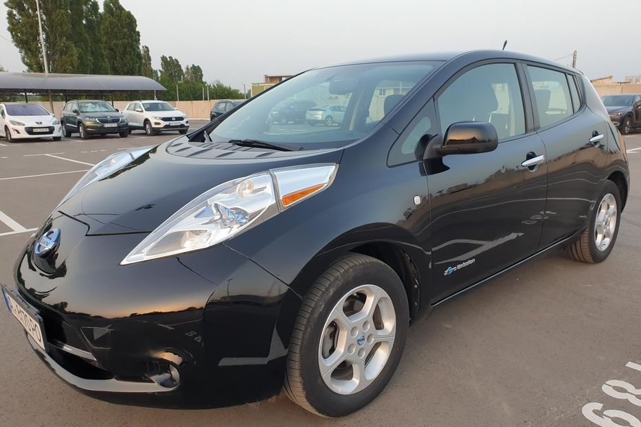 Продам Nissan Leaf SV 2013 года в Киеве