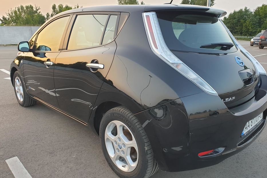 Продам Nissan Leaf SV 2013 года в Киеве