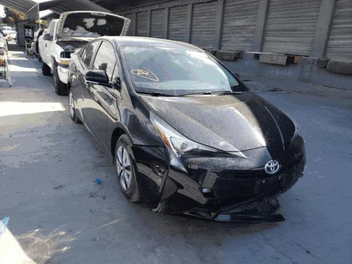 Продам Toyota Prius 2016 года в Киеве