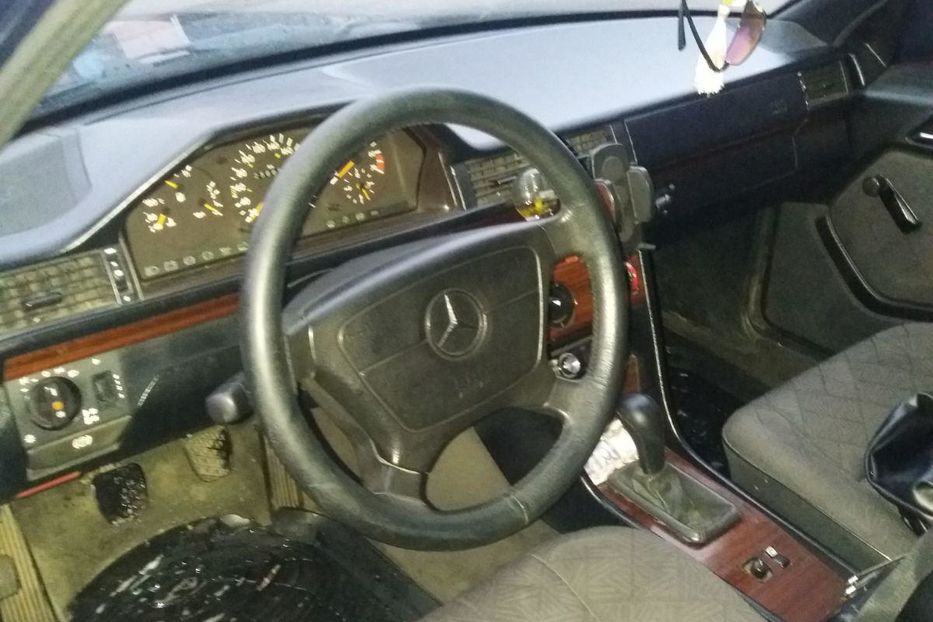 Продам Mercedes-Benz E-Class 1995 года в г. Кривой Рог, Днепропетровская область