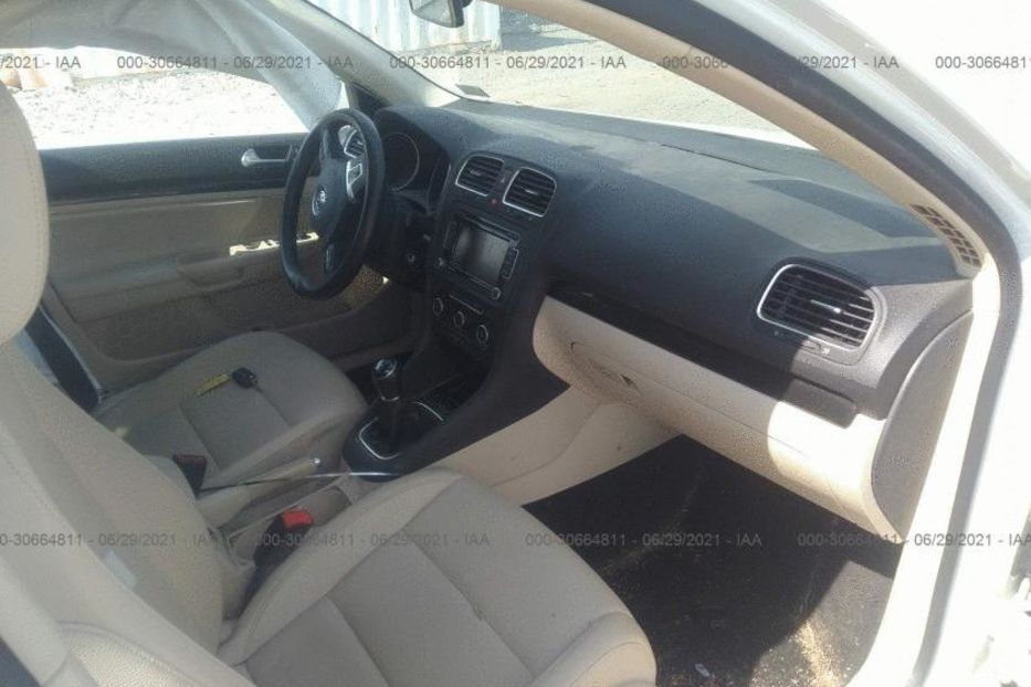 Продам Volkswagen Jetta 2014 года в Киеве