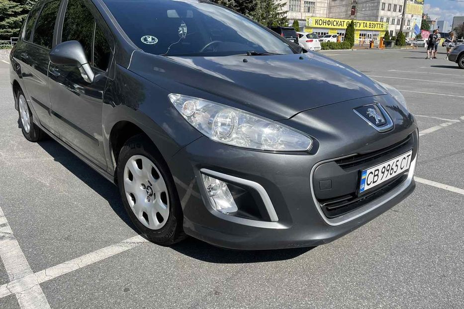 Продам Peugeot 308 2013 года в Киеве