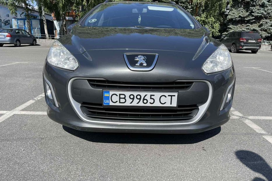 Продам Peugeot 308 2013 года в Киеве