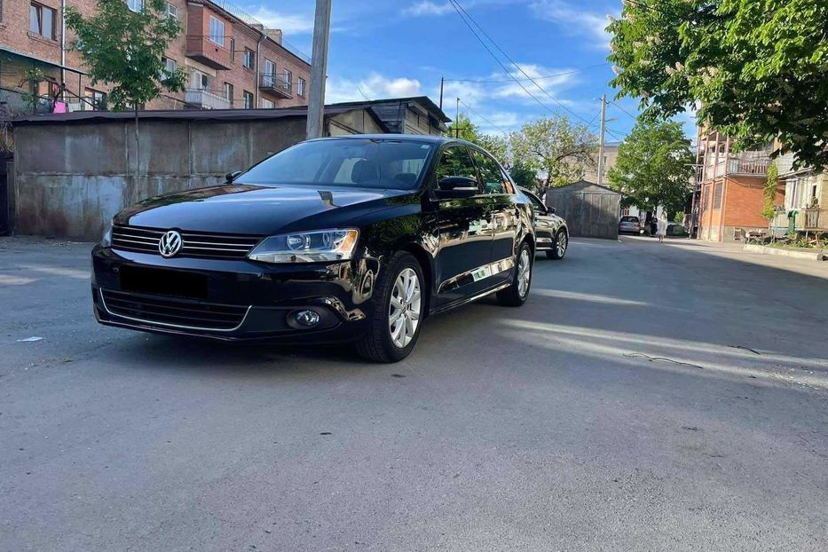Продам Volkswagen Jetta 2014 года в Киеве