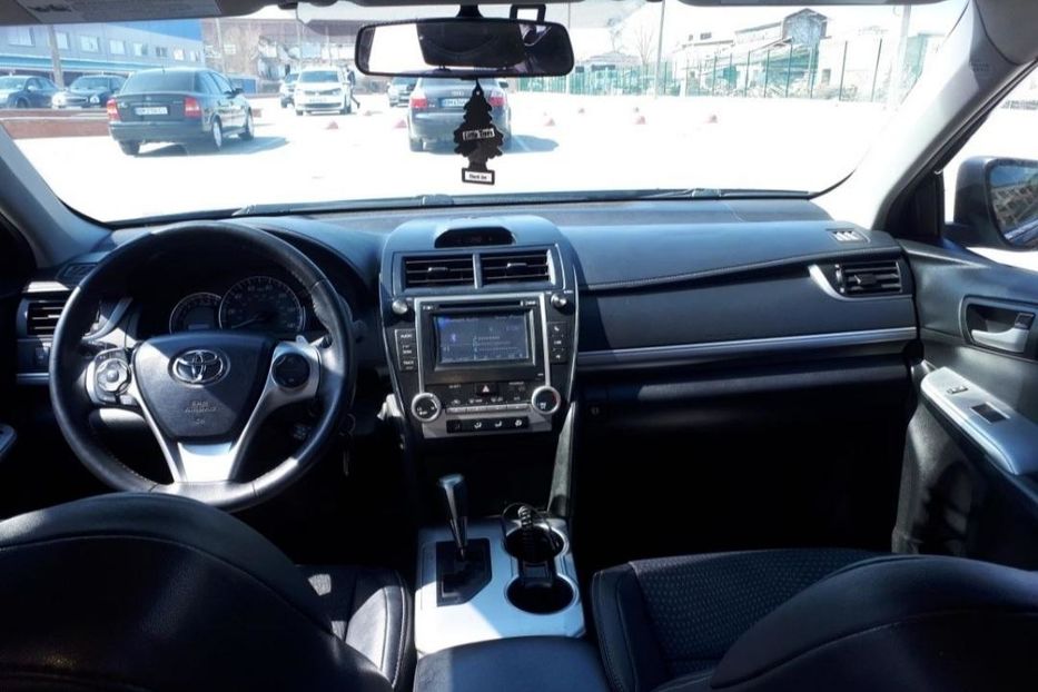 Продам Toyota Camry SE 2014 года в г. Ромны, Сумская область