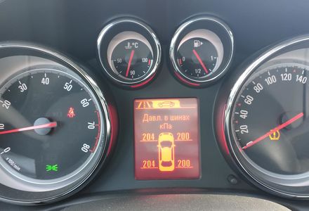 Продам Opel Astra J 2017 года в Киеве