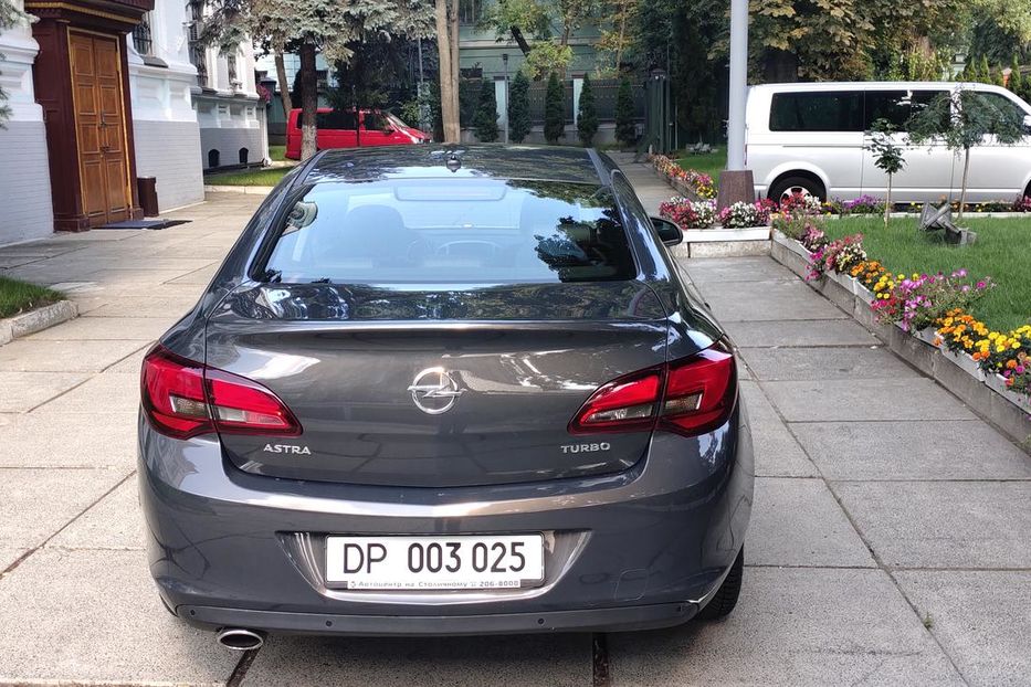 Продам Opel Astra J 2017 года в Киеве