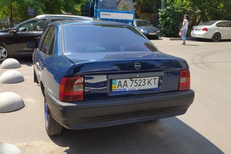 Продам Opel Vectra A 1990 года в Черкассах