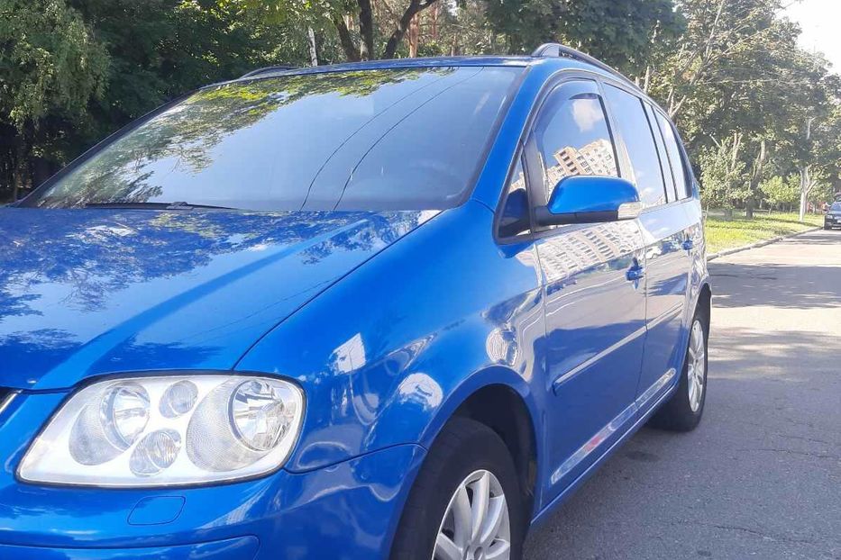 Продам Volkswagen Touran 2005 года в Киеве
