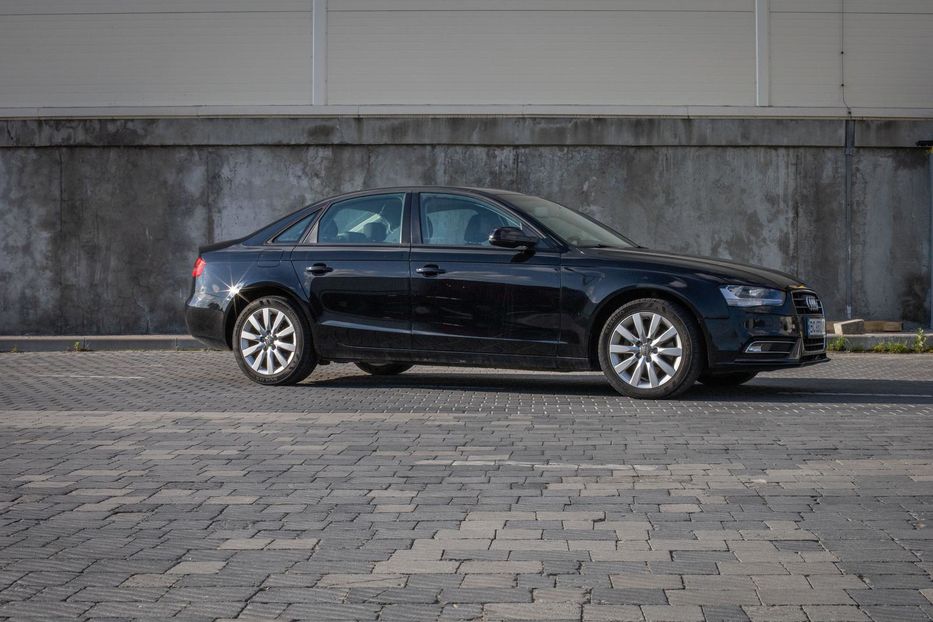 Продам Audi A4 2013 года в Львове