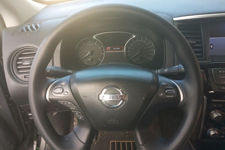 Продам Nissan Pathfinder SL 2017 года в Киеве