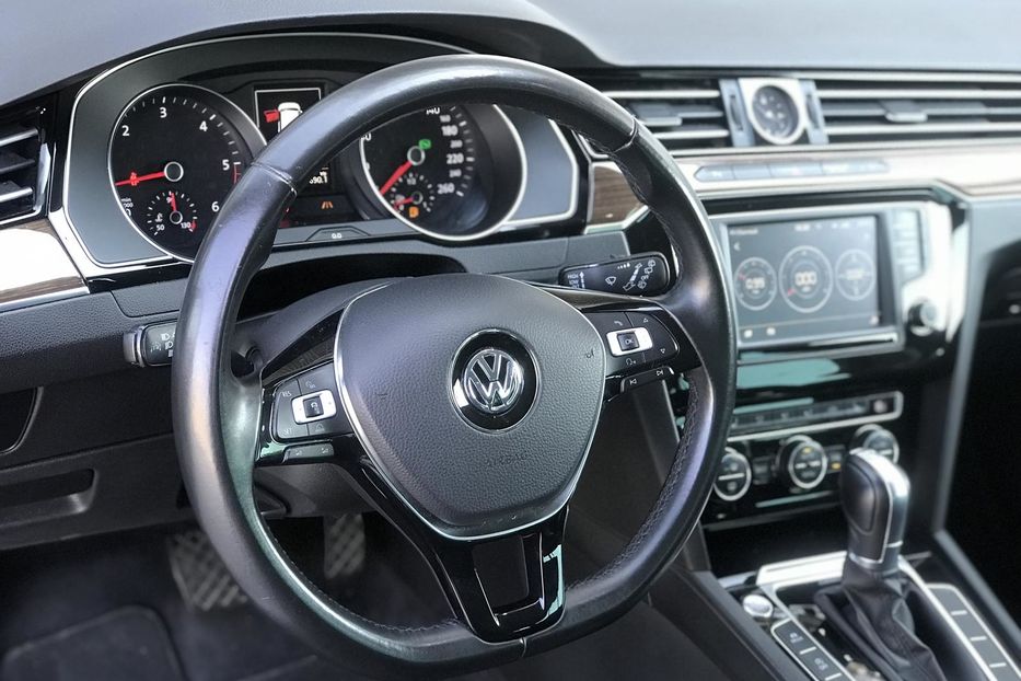 Продам Volkswagen Passat B8 HIGHLINE FULL MAXIMAL 2016 года в Хмельницком