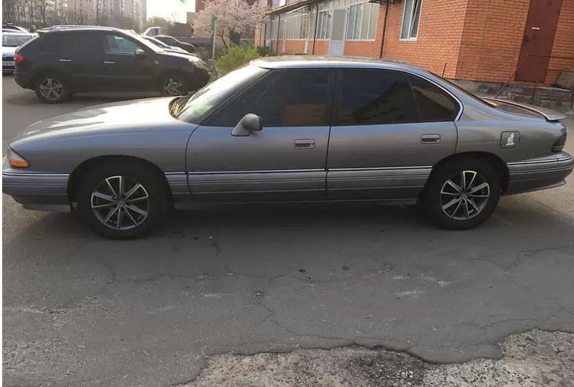 Продам Pontiac Bonneville 1992 года в Киеве