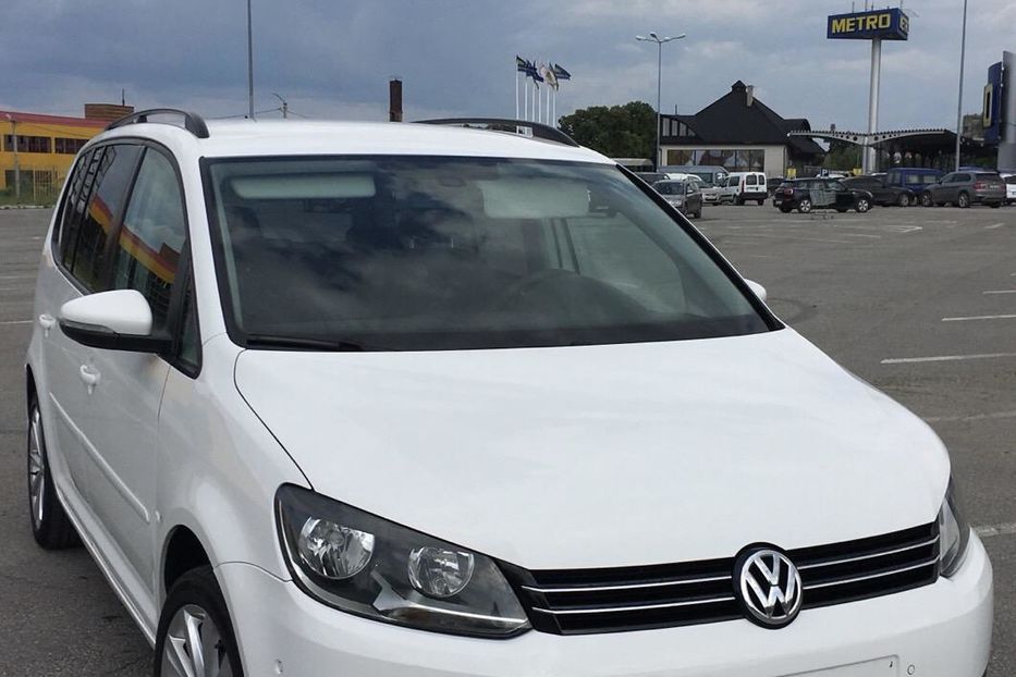 Продам Volkswagen Touran 2,0 дизель 140лс 2013 года в Черновцах