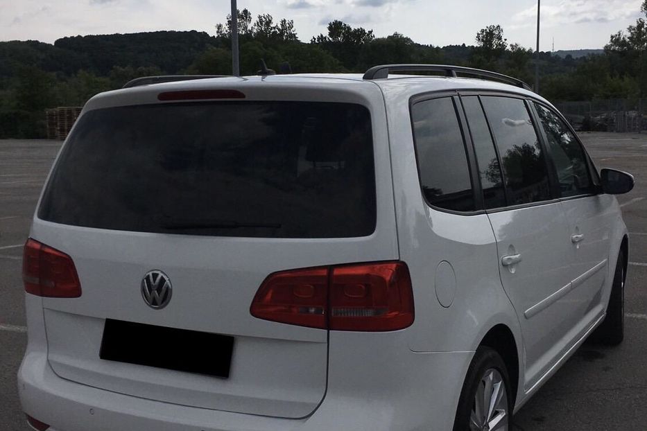 Продам Volkswagen Touran 2,0 дизель 140лс 2013 года в Черновцах