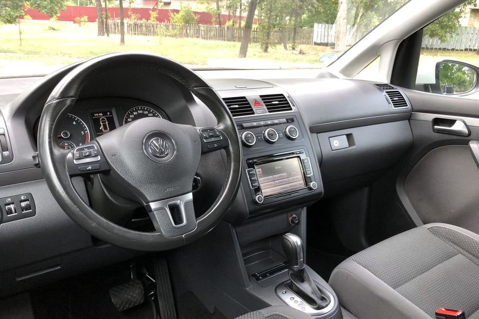 Продам Volkswagen Touran Bluemotion 2014 года в Киеве