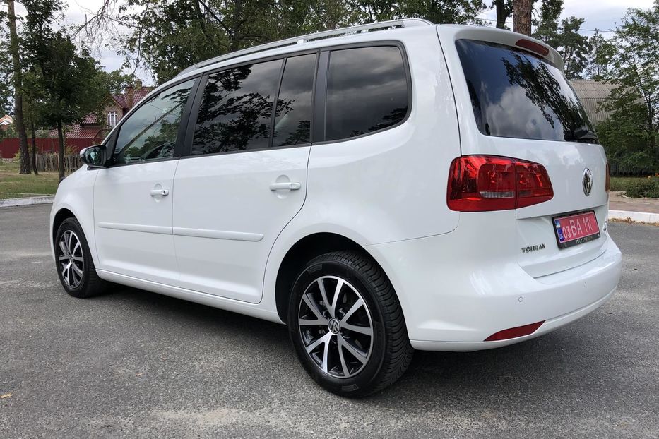 Продам Volkswagen Touran Bluemotion 2014 года в Киеве