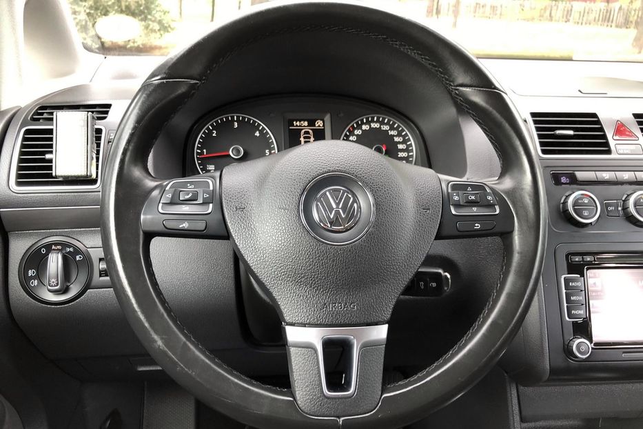 Продам Volkswagen Touran Bluemotion 2014 года в Киеве