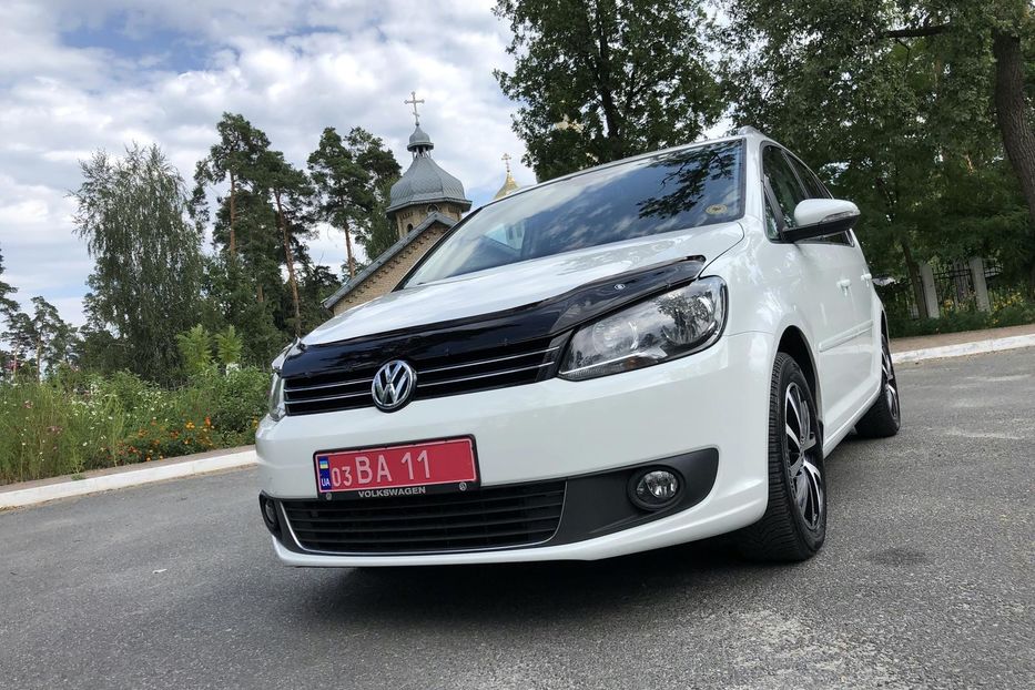 Продам Volkswagen Touran Bluemotion 2014 года в Киеве