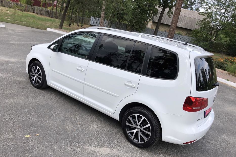 Продам Volkswagen Touran Bluemotion 2014 года в Киеве