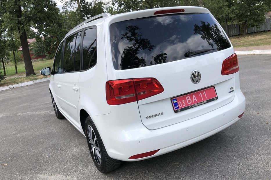 Продам Volkswagen Touran Bluemotion 2014 года в Киеве