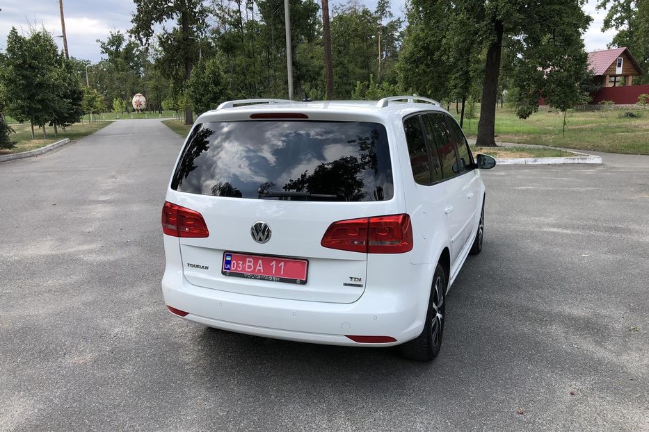 Продам Volkswagen Touran Bluemotion 2014 года в Киеве