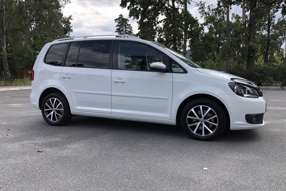 Продам Volkswagen Touran Bluemotion 2014 года в Киеве