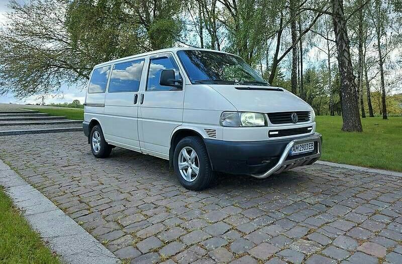 Продам Volkswagen T4 (Transporter) пасс. 2002 года в Киеве